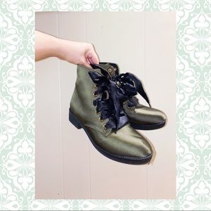 Super Cute Olive Green Satin Combat Boots✨💫💞